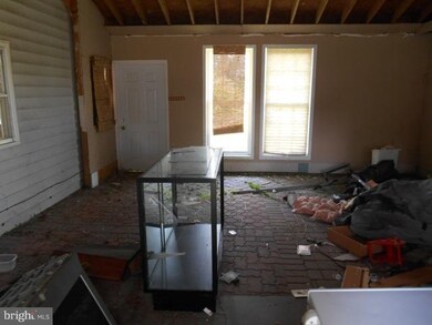 18029 Mason Dixon Rd, Hagerstown, MD 21740 - photo 3