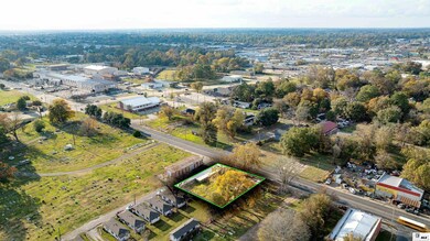 1904 1/2 Desiard St unit Desiard, Monroe, LA 71201 - photo 6