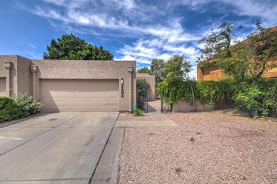 2402 S Grandview Ave-5