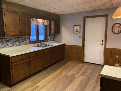 39 W Ashtabula St, Jefferson, OH 44047 - photo 7