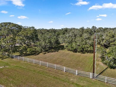 3035 Vaquero Dr, Palacios, TX 77465 - photo 7