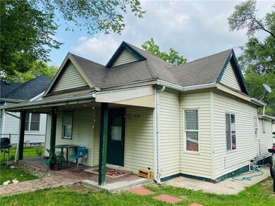 1529 18th St, Des Moines, IA 50314 - photo 2