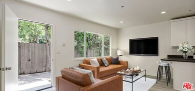 656 Indiana Ave unit 2, Venice, CA 90291 - photo 3