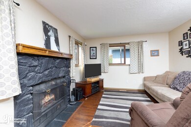Living Room 20190705-DW-40553-FULL