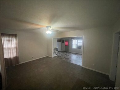 211 S 3rd St, Eufaula, OK 74432 - photo 4