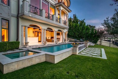 Private resort-like backyard