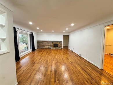 27911 Bayberry Rd, Farmington Hills, MI 48331 - photo 4