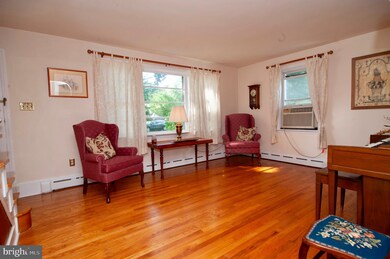 412 Heston Ave, Norristown, PA 19403 - photo 4