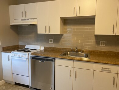 1 Commonwealth Ave unit 3, Sturbridge, MA 01518 - photo 3