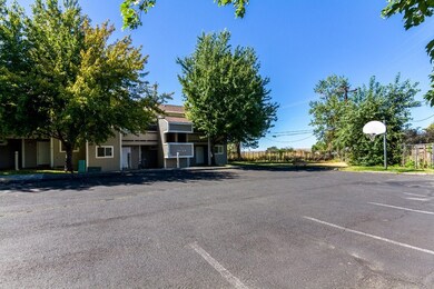 1335 SW 2nd St, Pendleton, OR 97801 - photo 4