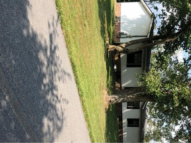 604 Woodlyn Rd, Johnson City, TN 37601 - photo 2