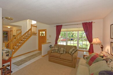 38 Huntwood Dr, Clifton Park, NY 12065 - photo 4