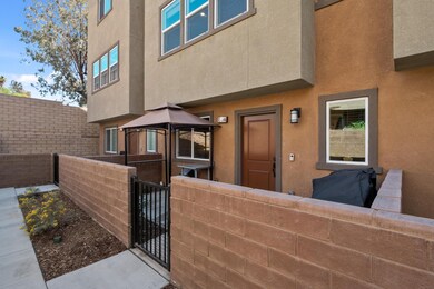 12734 N Watt Ln unit B, Sylmar, CA 91342 - photo 3
