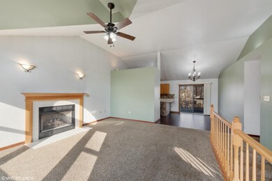 902 Commodore Ct, Chesterton, IN 46304 - photo 3