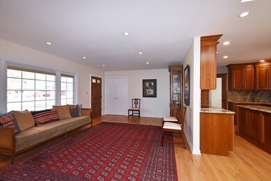 1922 Kenilworth Place, Aurora, IL 60506 - photo 2