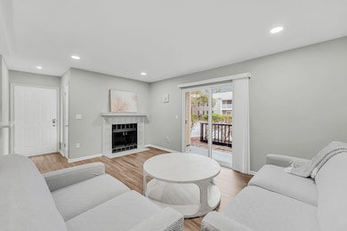 1054 Anna Knapp Blvd unit 4A, Mount Pleasant, SC 29464 - photo 2