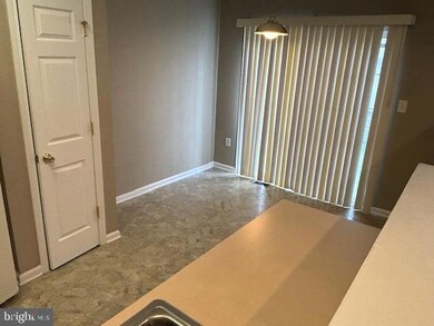 162 Chancellor Dr, Woodbury, NJ 08096 - photo 5