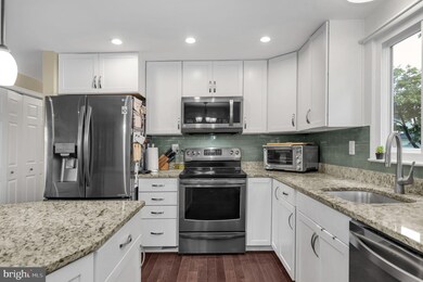 3007 Summershade Ct, Herndon, VA 20171 - photo 6