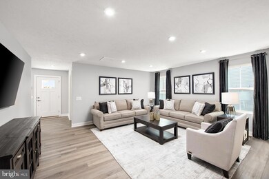 577 Otero Ln, Hedgesville, WV 25427 - photo 2