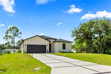 6010 Acorn Cir, Labelle, FL 33935 - photo 2