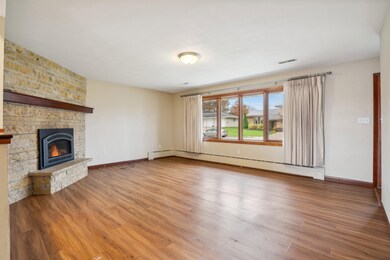 1025 Boyer St, Dubuque, IA 52001 - photo 3