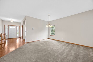 1816 Emmy Ln, Hiawatha, IA 52233 - photo 7