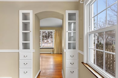 384 Fallis Road-15.jpg-FULL
