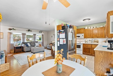 612 12th St, Silvis, IL 61282 - photo 7