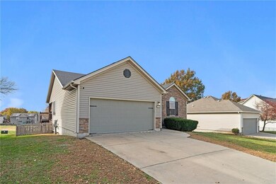 14416 Eastern Ct, Grandview, MO 64030 - photo 2