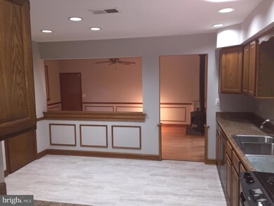 16004 Fairway Dr, Dumfries, VA 22025 - photo 6