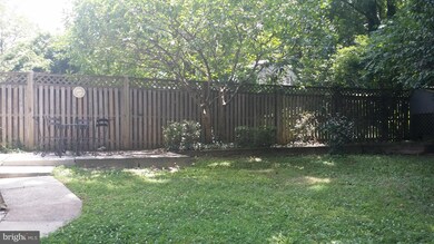 10741 Maple St, Fairfax, VA 22030 - photo 6