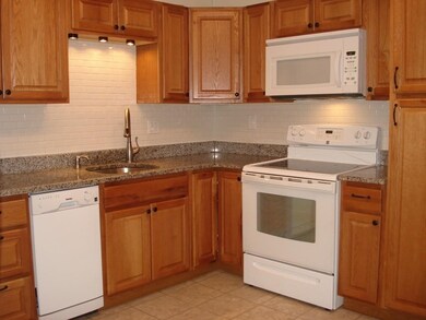 14 Rich St unit 14, Waltham, MA 02451 - photo 2