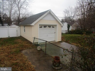 8 Broad St, Deepwater, NJ 08023 - photo 2