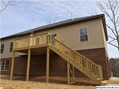 Nice open deck great for outdoor entertaining.