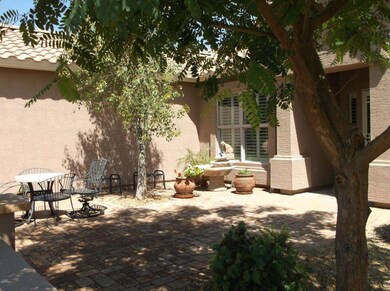 Lovely Front Courtyard!