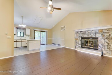 15 Pointe St, Mount Pocono, PA 18344 - photo 3