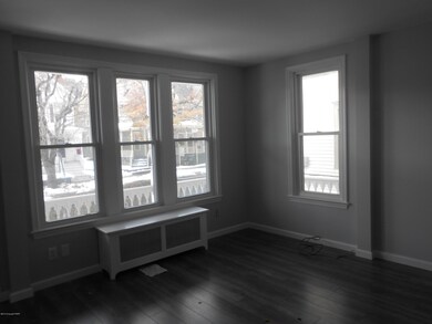 514 Sarah St unit First Floor, Stroudsburg, PA 18360 - photo 4