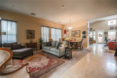 Formal entry to living room and dining room - 10'