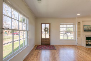 214 Bellevue Dr, Cleburne, TX 76033 - photo 4