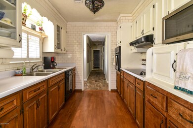 974 Warwick Dr, Macon, GA 31210 - photo 7