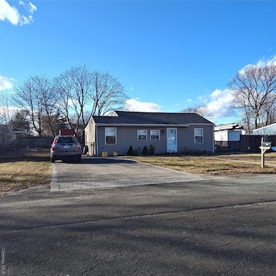 620 Michigan Ave, Bellport, NY 11713 - photo 5