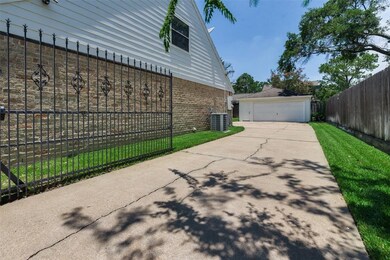 10214 Briar Forest Dr, Houston, TX 77042 - photo 7