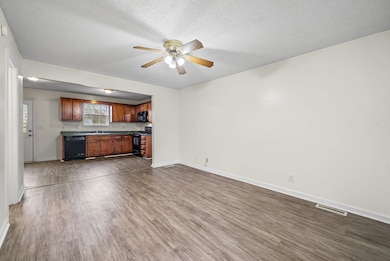 829 Flyer Ct, Oak Grove, KY 42262 - photo 7