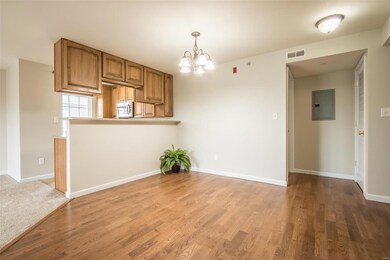 Breakfast/dining area