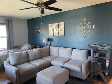 139 N Wiggs St, Griffith, IN 46319 - photo 2