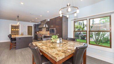Breakfast Room