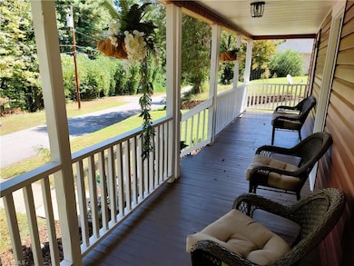 910 Branch St, Eden, NC 27288 - photo 5