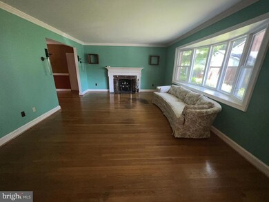 709 Skyline Ct NE, Vienna, VA 22180 - photo 4