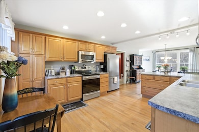 611 N Pembroke Rd, Pembroke, NH 03275 - photo 5