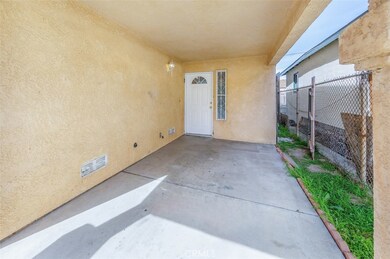 2053 E Piru St, Compton, CA 90222 - photo 2